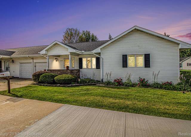 Property at 3339 Pine Villa Ct, Grand Blanc, MI 48439, 1 bed, 1.5 baths