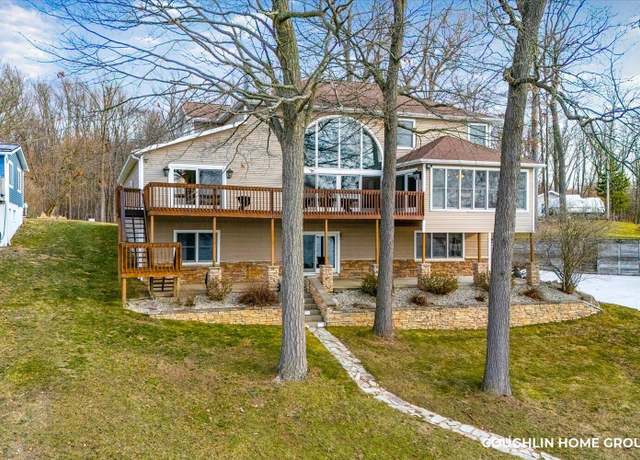 Property at 1945 Iroquois Trl, Hastings, MI 49058, 5 beds, 4.5 baths