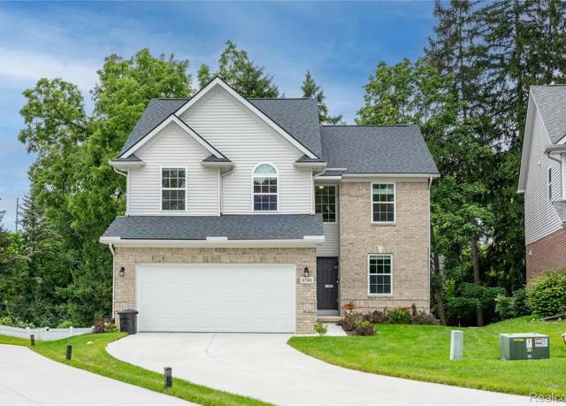 Property at 8740 Oak Ridge Trl, Westland, MI 48185, 4 beds, 2.5 baths