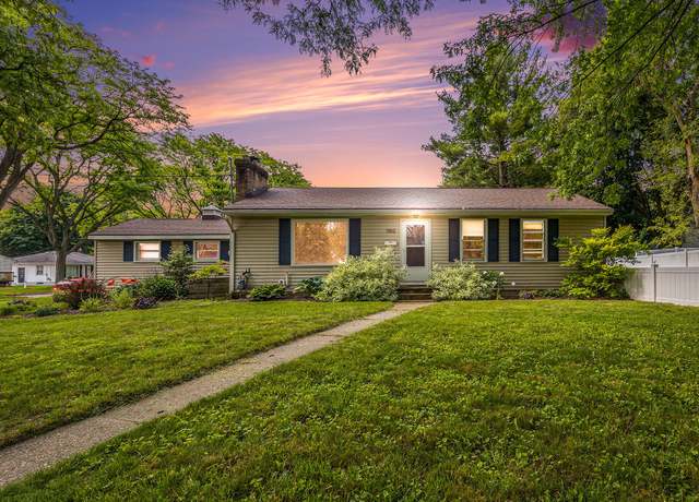 Property at 1102 Spencer St NE, Grand Rapids, MI 49505, 3 beds, 1 bath