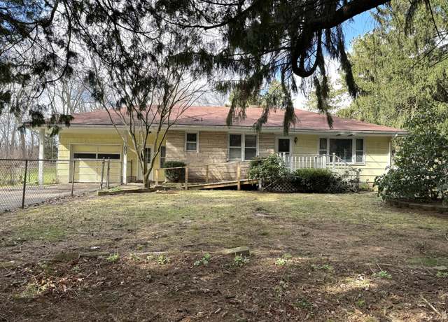 Property at 8901 Union Pier Rd, Union Pier, MI 49129, 2 beds, 1 bath