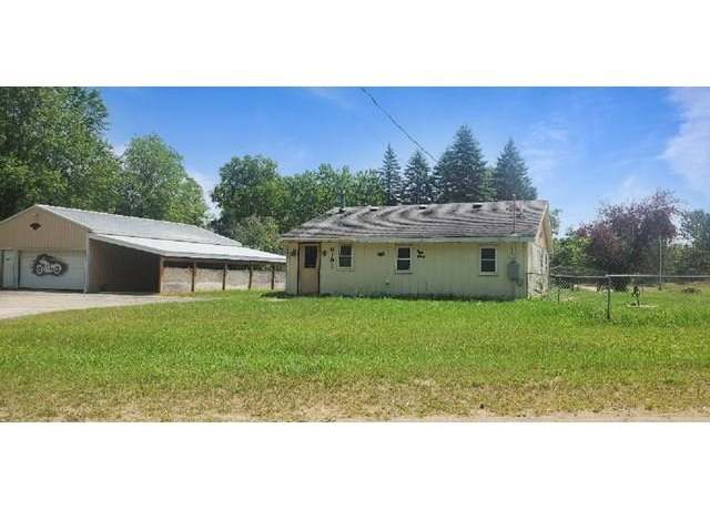 Property at 6191 Half Moon Dr, Lake, MI 48632, 3 beds, 1 bath