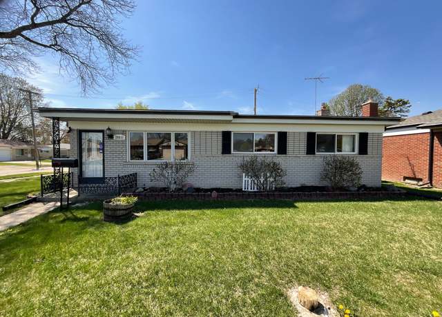 Property at 29811 Boewe Dr, Warren, MI 48092, 3 beds, 1.5 baths