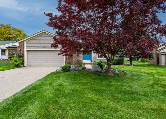 Property at 682 Lockport Rd, Rochester, MI 48307, 3 beds, 3 baths