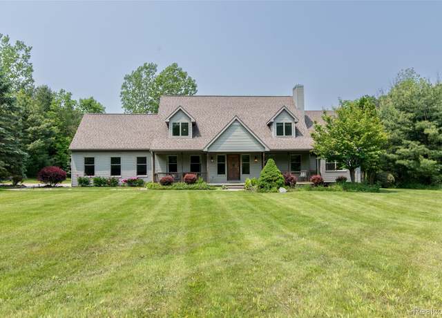 Property at 10399 Allen Rd, Clarkston, MI 48348, 5 beds, 3.5 baths