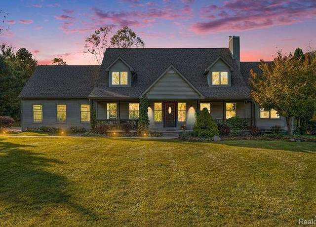 Property at 10399 Allen Rd, Clarkston, MI 48348, 5 beds, 3.5 baths