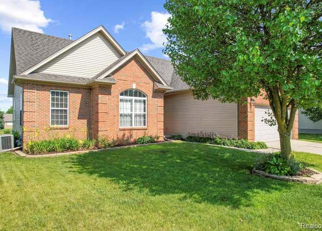 Property at 70298 Sunny Brook Ln, Macomb, MI 48062, 3 beds, 2 baths