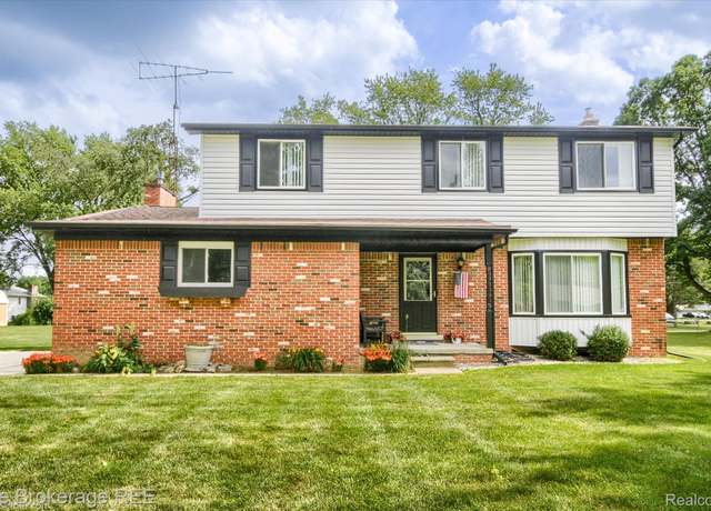 Property at 6228 Greenview Dr, Burton, MI 48509, 4 beds, 2 baths