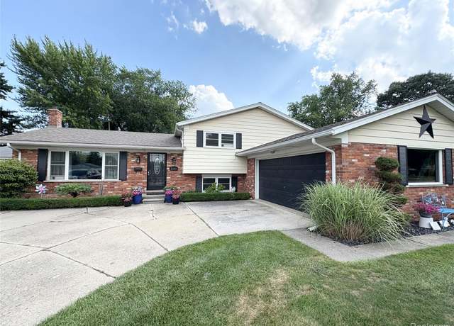 Property at 21100 Martin Rd, St Clair Shores, MI 48081, 5 beds, 3 baths
