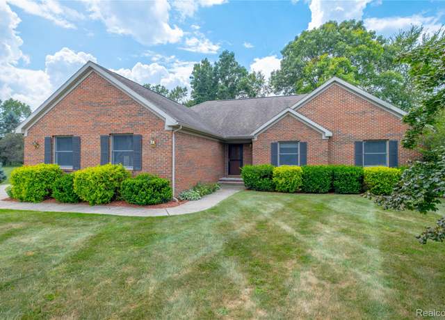 Property at 15140 Heritage Ln, Linden, MI 48451, 4 beds, 3 baths