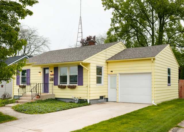 Property at 853 Kingsley Ave, St Joseph, MI 49085, 2 beds, 1 bath
