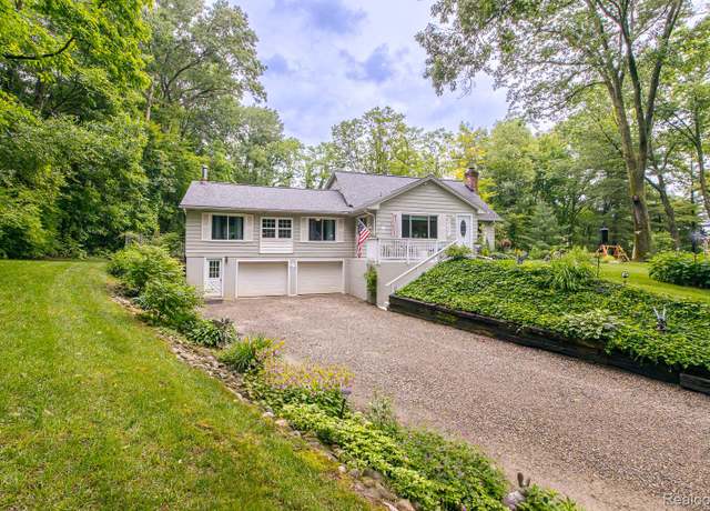 Property at 5124 Perryville Rd, Holly, MI 48442, 3 beds, 1.5 baths