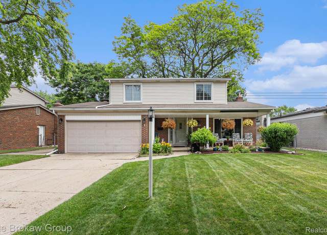 Property at 40456 Meade Point Dr, Sterling Heights, MI 48313, 4 beds, 2.5 baths