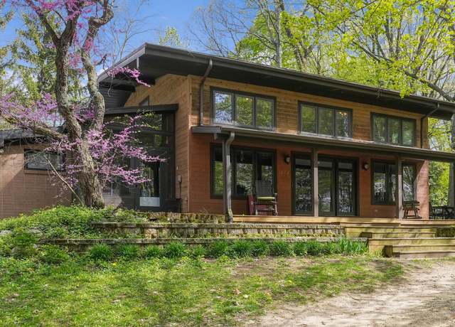 Property at 1878 Marrs Rd, Stevensville, MI 49127, 5 beds, 3.5 baths