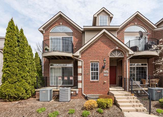 Property at 227 W Oakbrook Dr, Ann Arbor, MI 48103, 2 beds, 2 baths