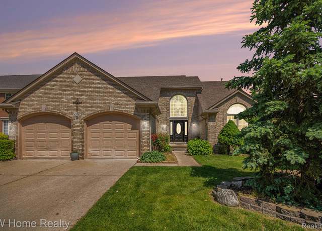 Property at 47040 W Wayford Dr, Shelby Twp, MI 48315, 4 beds, 2.5 baths