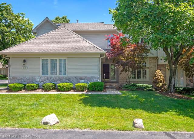Property at 211 Saint Lawrence Blvd, Northville, MI 48168, 3 beds, 2.5 baths