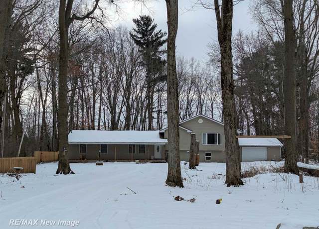 Property at 2312 Madsen Rd, Saginaw, MI 48601, 5 beds, 2.5 baths
