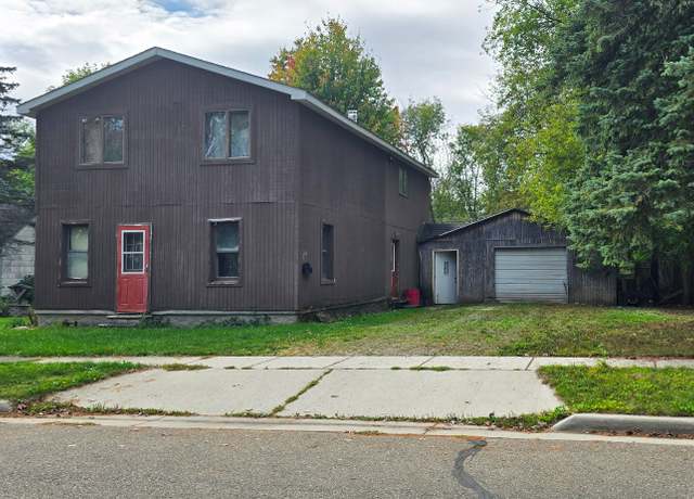 Property at 126 S Jackson St, Sandusky, MI 48471, 3 beds, 1 bath