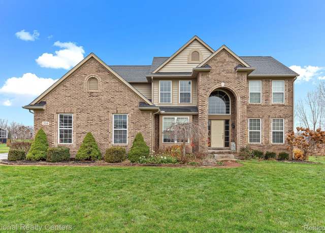 Property at 316 Lenox Lane Ln, Brighton, MI 48114, 4 beds, 2.5 baths