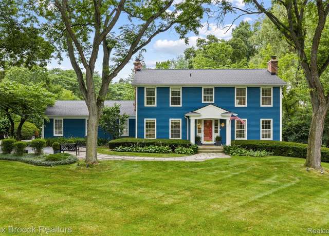 Property at 578 Woodway Ct, Bloomfield Hills, MI 48302, 5 beds, 3.5 baths