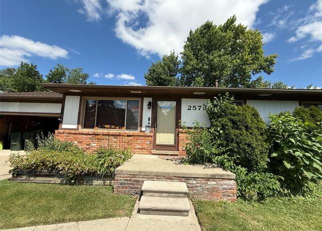 Property at 2579 Dearborn Ave, Rochester Hills, MI 48309, 3 beds, 2 baths