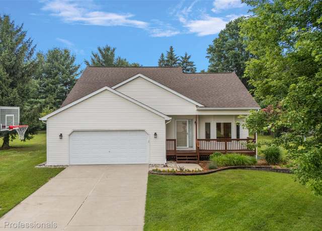 Property at 1321 Clear Lake Ct, Oxford, MI 48371, 4 beds, 2 baths