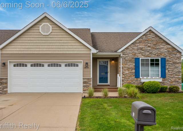 Property at 2870 Grand Marais Dr, Howell, MI 48843, 3 beds, 2 baths