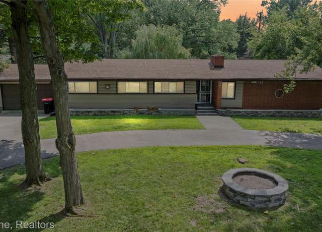Property at 19633 Mahon St, Southfield, MI 48075, 4 beds, 2 baths
