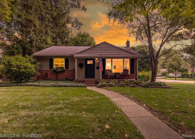 Property at 16054 Southampton St, Livonia, MI 48154, 4 beds, 2 baths