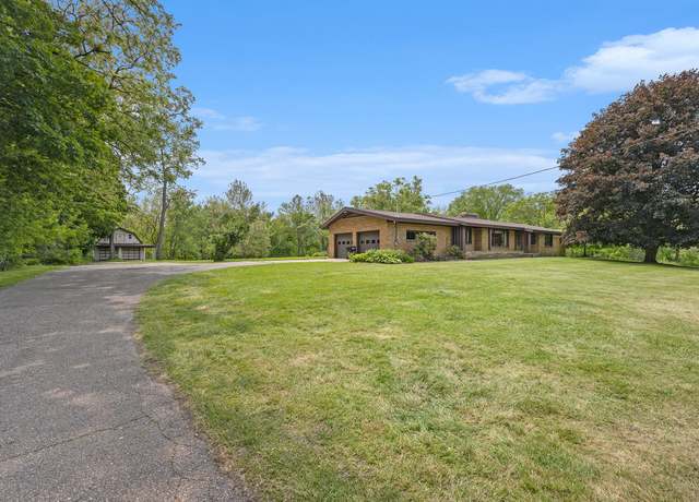 Property at 2510 4 Mile Rd NW, Grand Rapids, MI 49544, 3 beds, 2.5 baths