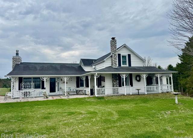 Property at 3121 Grace Rd, Frankfort, MI 49635, 4 beds, 3 baths