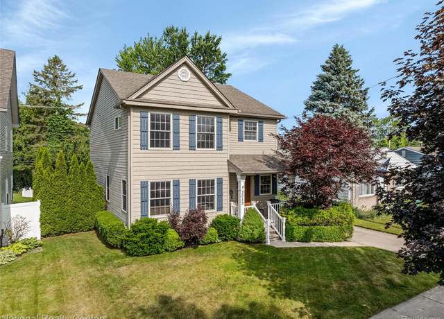 Property at 3059 Kenmore Rd, Berkley, MI 48072, 3 beds, 2.5 baths
