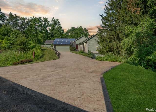 Property at 2172 Anns Way, Ann Arbor, MI 48105, 3 beds, 2.5 baths