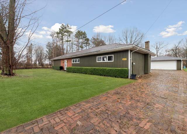 Property at 30485 Pokagon Hwy, Dowagiac, MI 49047, 4 beds, 2 baths