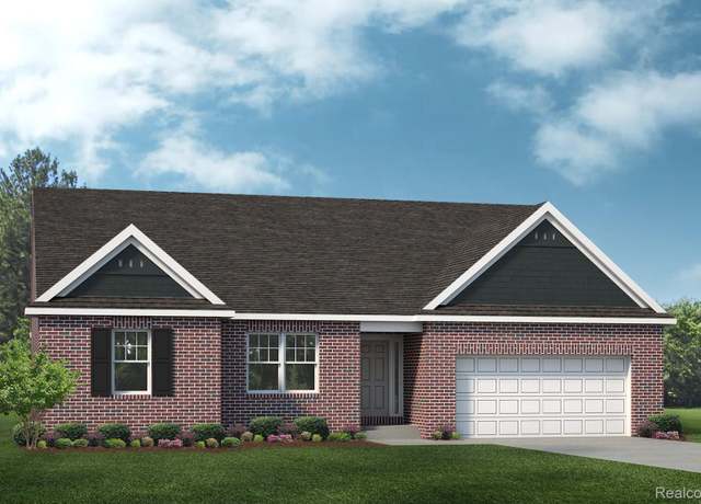 Property at 18005 Player Dr, Macomb, MI 48042, 3 beds, 2.5 baths