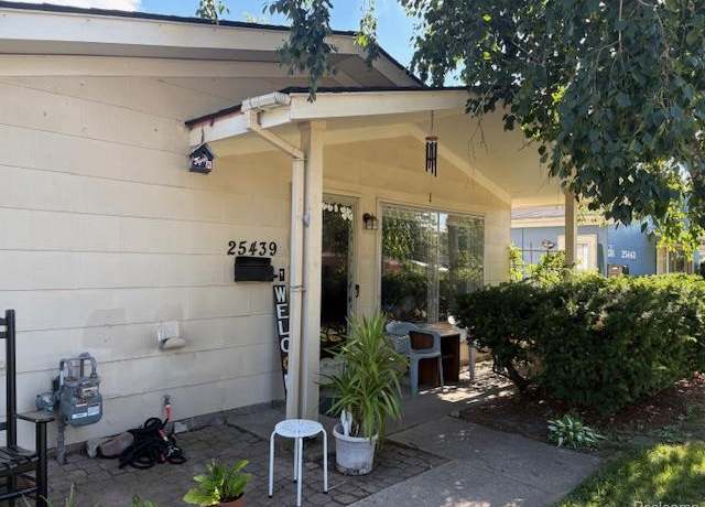 Property at 25439 Hanover St, Dearborn Heights, MI 48125, 3 beds, 1 bath