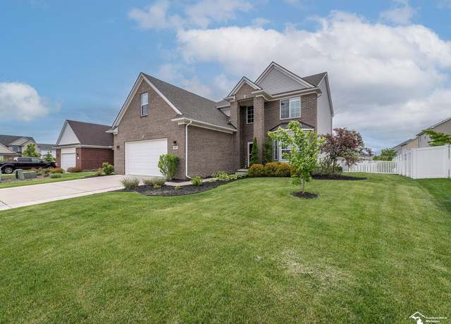 Property at 691 Foxworth St, Dundee, MI 48131, 3 beds, 2.5 baths