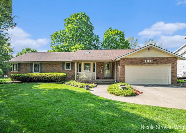 Property at 4124 Cummings Ct NW, Grand Rapids, MI 49534, 5 beds, 3 baths