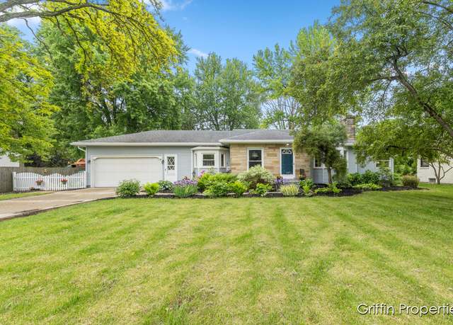 Property at 3020 Cascade Rd SE, Grand Rapids, MI 49506, 5 beds, 2 baths