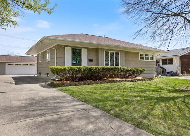 Property at 1610 Saunders Cres, Ann Arbor, MI 48103, 3 beds, 1 bath