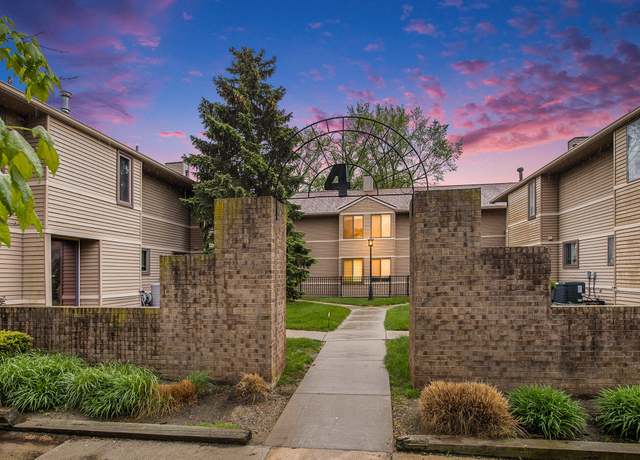 Property at 300 Briarcrest Dr #141, Ann Arbor, MI 48104, 2 beds, 2 baths