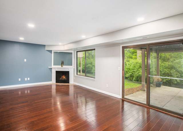 Property at 300 Briarcrest Dr #141, Ann Arbor, MI 48104, 2 beds, 2 baths