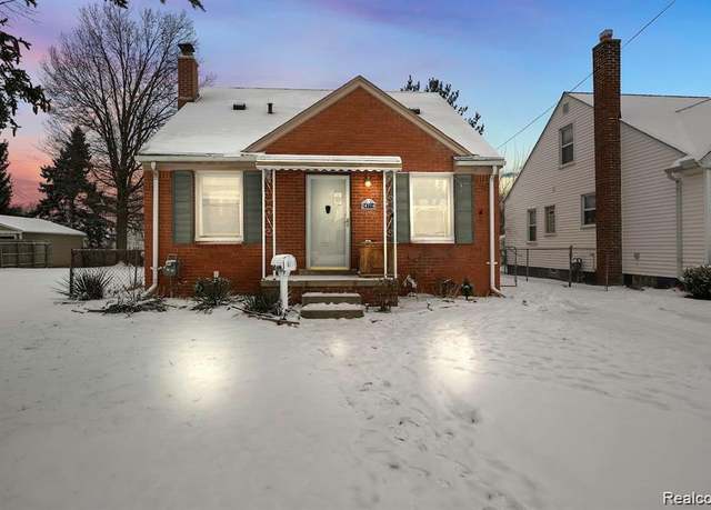 Property at 24714 Cherry St, Dearborn, MI 48124, 3 beds, 1.5 baths