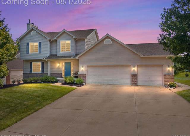 Property at 1480 Scotland Yard Dr, Commerce Twp, MI 48390, 3 beds, 2.5 baths