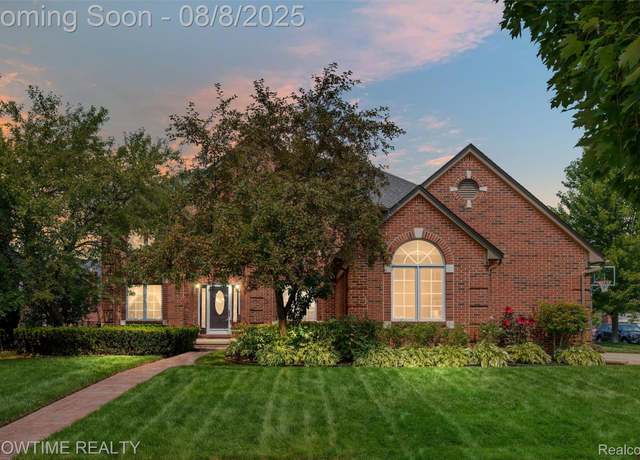 Property at 18563 Cracklewood Dr, Macomb Township, MI 48042, 4 beds, 3 baths