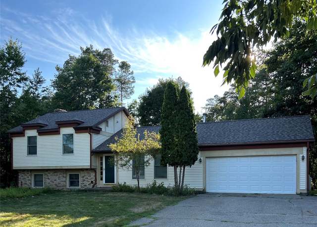 Property at 1690 Cedar Knoll Ln, Caro, MI 48723, 3 beds, 1.5 baths