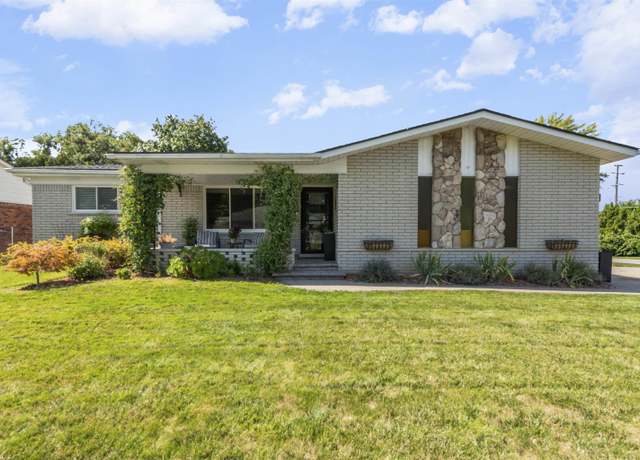 Property at 37943 Santa Barbara St, Clinton Charter Township, MI 48036, 3 beds, 2 baths