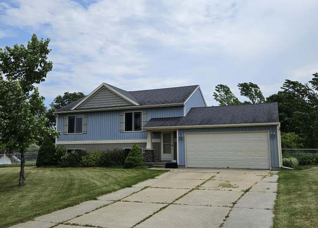 Property at 16304 Trent Ridge Dr, Cedar Springs, MI 49319, 4 beds, 2 baths