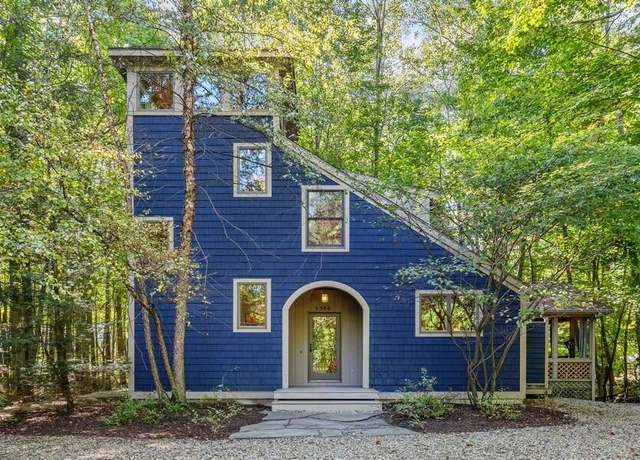 Property at 9366 E Locke Rd, Union Pier, MI 49129, 2 beds, 2 baths